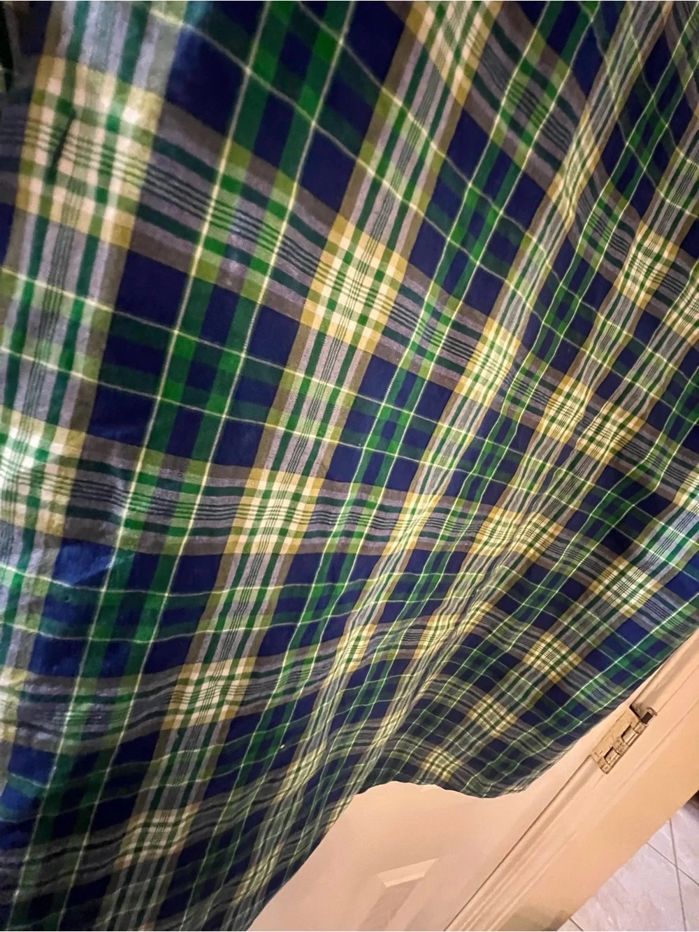 Banana Republic Men’s Blue & Green Plaid Short-Sleeve Button-Down Shirt